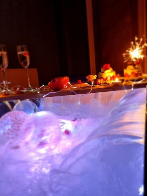 Royal Room Jacuzzi Haut De Gamme Centre Ville Mulhouse Buitenkant foto