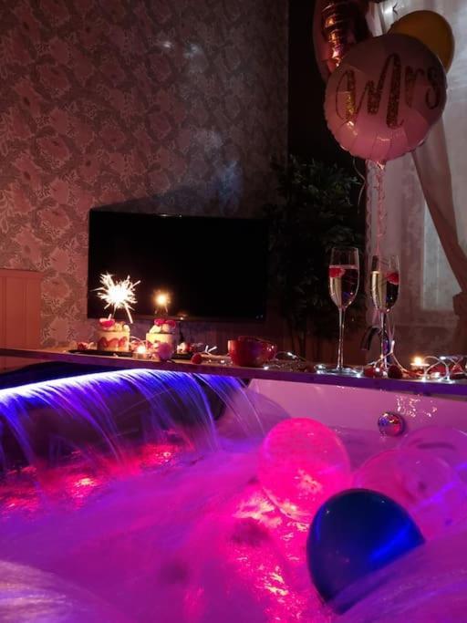 Royal Room Jacuzzi Haut De Gamme Centre Ville Mulhouse Buitenkant foto
