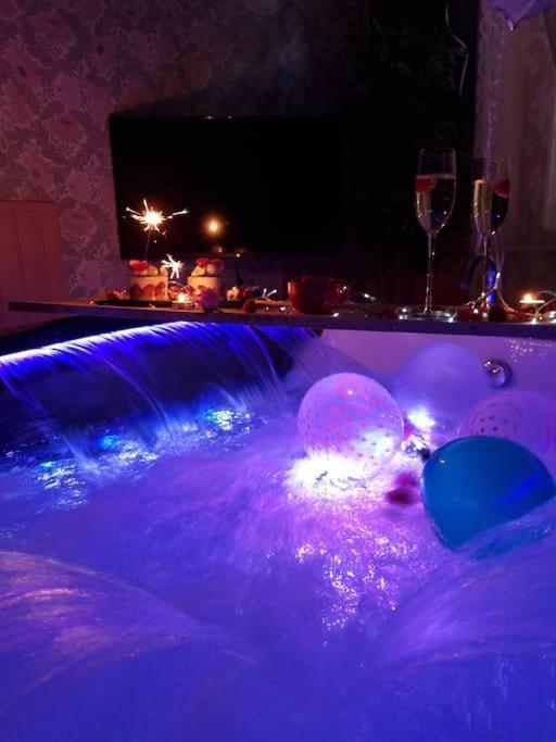 Royal Room Jacuzzi Haut De Gamme Centre Ville Mulhouse Buitenkant foto