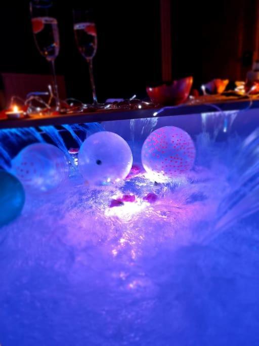 Royal Room Jacuzzi Haut De Gamme Centre Ville Mulhouse Buitenkant foto
