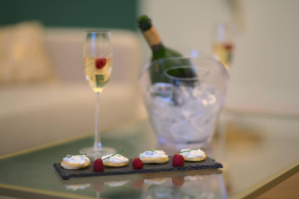 Royal Room Jacuzzi Haut De Gamme Centre Ville Mulhouse Buitenkant foto
